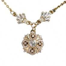 A Pair Of Emu Elegant Gold Queen Victoria Necklace White Cubic  Pendant Necklace - 金色 - 查看 5