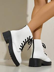 新款女士厚底踝靴，黑色真皮，百搭机车靴，时尚平底圆头系带靴，秋冬季女靴 - 白色 - 查看 3