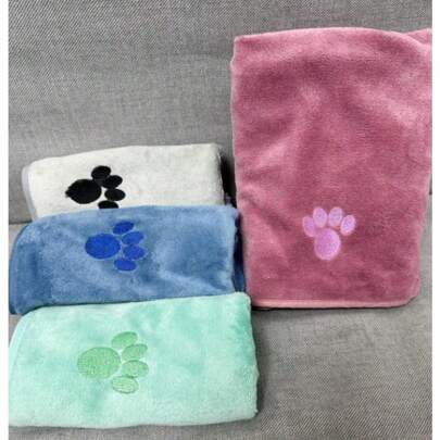 1pc Keeping Pets And Cleaning Good Things! Pet Absorbent Towel, Dry Cats And Dogs After Bathing, Strong Water Absorption, Quick Drying, Comfortable For Furry Children, You Can Easily Relax