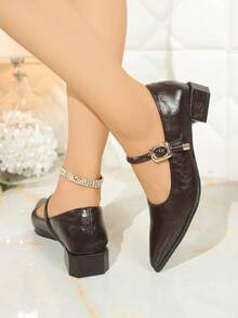 Bailarinas de punta fina elegantes de tacón medio con hebilla, negras, para oficina y trayectos; Tacones altos de tacón grueso, marrones, de tira baja, para verano y trabajo