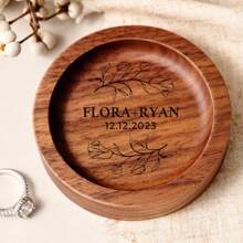 1 Piece Personalized Custom Small Round Ring Tray, Personalized Jewelry Box, Wedding Engagement Gift For Her/Him, Engraved Wooden Ring Tray, Custom Wedding Ring Holder, Personalized Choice, Unique Gift For Engagement And Wedding, Couple Gift