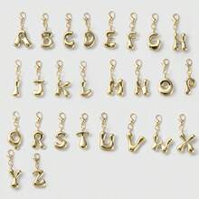 1 件 Y2K 简约优雅奢华百搭金银 26 个英文字母吊坠配饰，DIY 钥匙扣包包饰品，适合女性日常佩戴或送礼 - 金色 - 查看 4