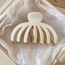 Korean Elegant Heart Shaped Plastic Claw Hair Clip, Medium Size, Wholesale,Hair Accessories,Hair Claw,Claw Clips,Hair Clutch,Hair Jaw Clip Fall Winter For Vacation Outfits Woman