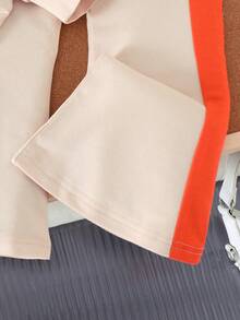 年轻女孩撞色拼接花卉图案卫衣搭配喇叭裤休闲装 - 杏色 - 查看 5