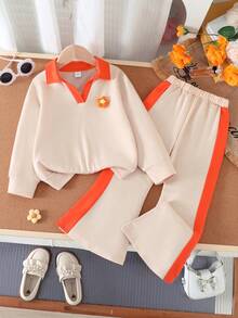 年轻女孩撞色拼接花卉图案卫衣搭配喇叭裤休闲装 - 杏色 - 查看 1