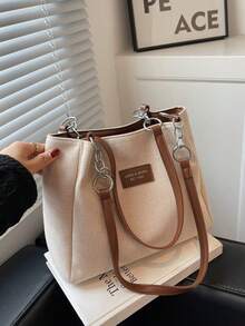 简约经典撞色设计女士手提包，时尚极简主义logo装饰单肩包，大容量休闲校园通勤包，大学生休闲旅行轻便单肩包，拉链多功能收纳单肩包，耐用面料，适合送礼、购物、约会、商务旅行、度假等场合。 - 米色 - 查看 3