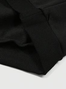 Felpa classica nera da uomo, casual e ampia, con motivo creativo a cartone animato di ramen, stile minimalista, collo, polsini e orlo a costine per una vestibilità durevole e il mantenimento della forma