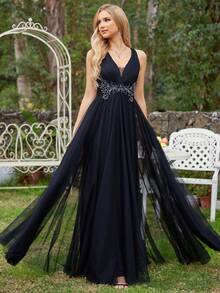 EVERPRETTY Elegant Deep V Mesh Applique Sleeveless A-Line Black Wedding Dress For Wedding