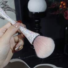 1支奢华化妆刷，镶嵌水钻，多功能化妆刷，便携式化妆刷，高端梳妆台面部刷，日常及旅行化妆配件