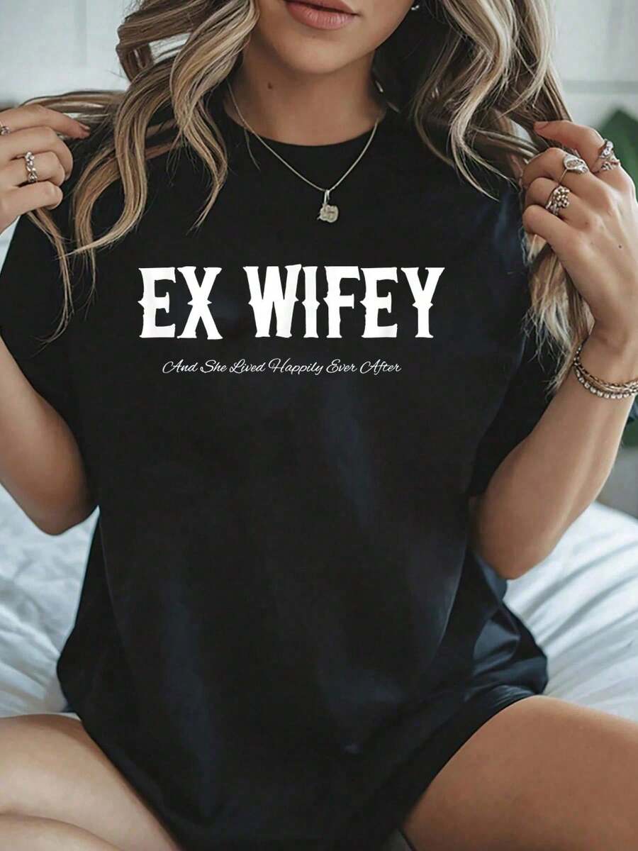 This Girl Is Finally Divorced T-Shirt - 100% Cotton T Shirts For Women, Breathable, Comfortable, Summer Tops - màu đen - Xem 1