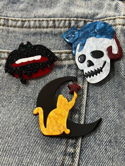 1pc Creative Personalized Bat Mouth Skull Head Brooch, Cartoon Cat Catching Star Halloween Acrylic Brooch