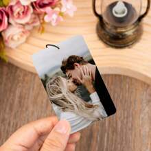 定制照片汽车后视镜吊坠、个性化亚克力照片挂饰、UV 打印汽车配件、钥匙扣、返校礼物、行李牌、背包装饰、情人节情侣和父母礼物