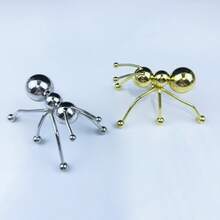 1 pieza Figura decorativa de hormiga metálica dorada y plateada, decoración de escritorio creativa, adecuada para oficina, sala de estar, estudio, Halloween, Navidad, regalo de cumpleaños