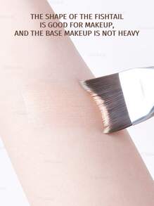 1 Stück ultra-flacher Grundierungs- und Gesichtsmasken-Pinsel, doppelseitiges multifunktionales Make-up-Tool für Anfänger, um mühelos ein selbstbewusstes Aussehen zu kreieren