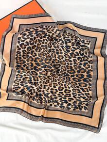 1 pezzo Foulard quadrato alla moda con stampa leopardata, sciarpa in seta sintetica per donna, accessorio casual e versatile per decorare il collo - Cachi - Visualizzare 3