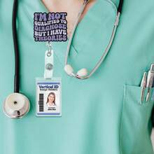 Lustiger Ausweishalter für Pflegestudenten, "Ich bin nicht qualifiziert für eine Diagnose, aber ich habe Theorien" Glitzer einziehbarer Clip Ausweishalter für Krankenschwestern, medizinische Assistenten, Pflegeschule, Büromitarbeiter, Pflegestudenten - Schwarz - Übersicht 3