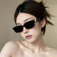 1 คู่ แว่นตาแฟชั่นรูปตัว V หน้ากรอบสี่เหลี่ยมเล็ก แฟชั่นที่ได้รับความนิยมอย่างรวดเร็ว