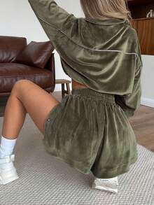 2pcs Women's Solid Color Casual Button Shorts, Velvet Texture Fashion Tracksuit Set, Suitable For Autumn & Spring