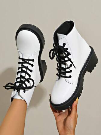 New Women Thick Sole Short Boots, Black Leather, Versatile Motorcycle Boots, Fashion Flat Round Toe Lace-Up Boots, Autumn/Winter,Boots For Women