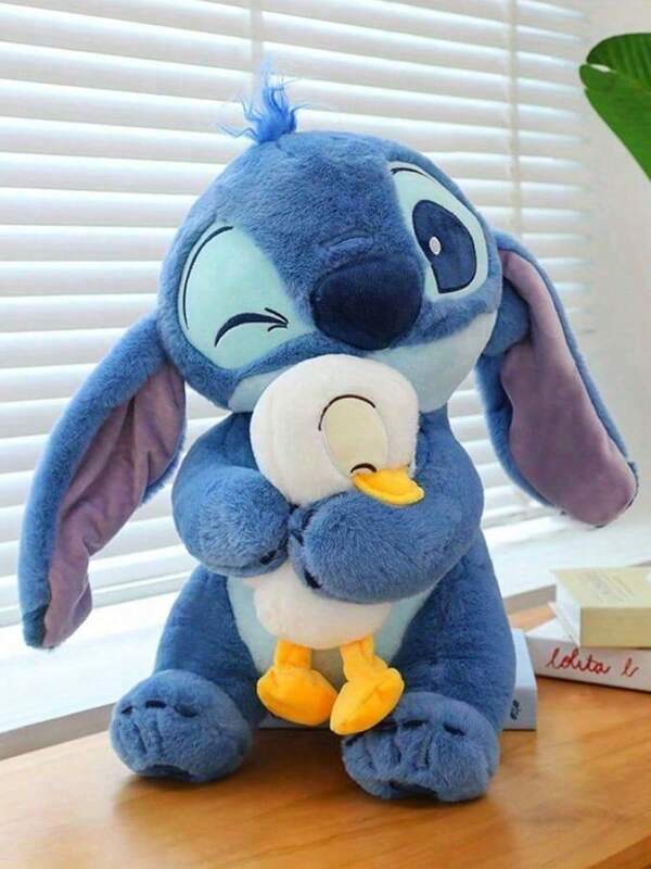 Disney Juguete de peluche de Stitch de Disney en forma de patito - Muñeco de dibujos animados azul adorable, excelente decoración y accesorio para vehículos, regalo ideal para cumpleaños, Navidad, Halloween, Pascua, juguete de peluche suave y acogedor. Muñeca. Muñeco de peluche. Regalo para niñas. Niña. Cojín. Muñeco acompañante, cómodo y suave. Serie Disney, decoración de fiesta, regalo de cumpleaños, opción perfecta para diversos regalos festivos. Ceremonia de graduación. Regalo de graduación.