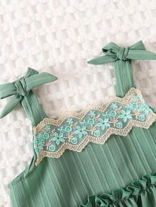 2pcs/Set Girls Casual Floral Ruffle Trim + 3D Bow Decoration Camisole & Loose Floral Ruffle Trim Pants Outdoor Suit, Spring/Summer - Green - View 4