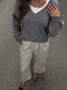 FOR BEAUTY 女士V领灰色长袖针织衫，时尚简约宽松版型，优雅休闲，适合日常通勤，是女士春季时尚的理想之选。 - 灰 - 查看 2