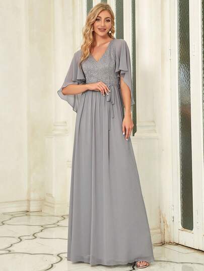 Vestido de dama de honor de unicolor elegante con aplicaciones de encaje
