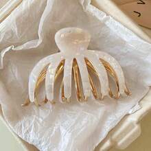 Korean Elegant Heart Shaped Plastic Claw Hair Clip, Medium Size, Wholesale,Hair Accessories,Hair Claw,Claw Clips,Hair Clutch,Hair Jaw Clip Fall Winter For Vacation Outfits Woman