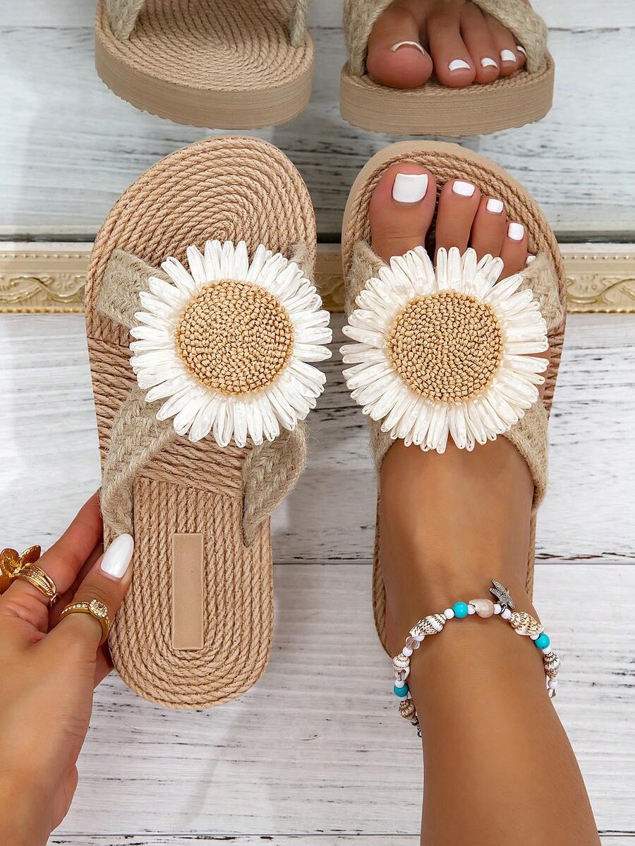 صنادل بحزام متقاطع بتصميم زهرة عباد الشمس، بطراز بوهيمي أنيق وشبابي، مريحة وقابلة للتنفس، سهلة الارتداء والخلع، مناسبة للفساتين والشاطئ والحفلات والمواعيد أو الارتداء اليومي، باللون الخاكي