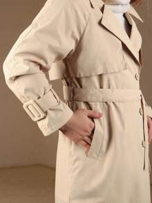 Casaco trench coat longo e simples feminino Risissida para primavera e outono, com cinto e bolsos, adequado para qualquer ocasião. - Bege - Ver 5