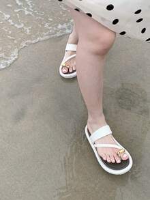 XIXITIAO 女士户外软底人字拖，百搭纯色沙滩凉鞋，法式简约风格平底方头轻便舒适休闲家居拖鞋，适合海滩/户外/派对等场合 - 米白色拼色夾趾 - 查看 8