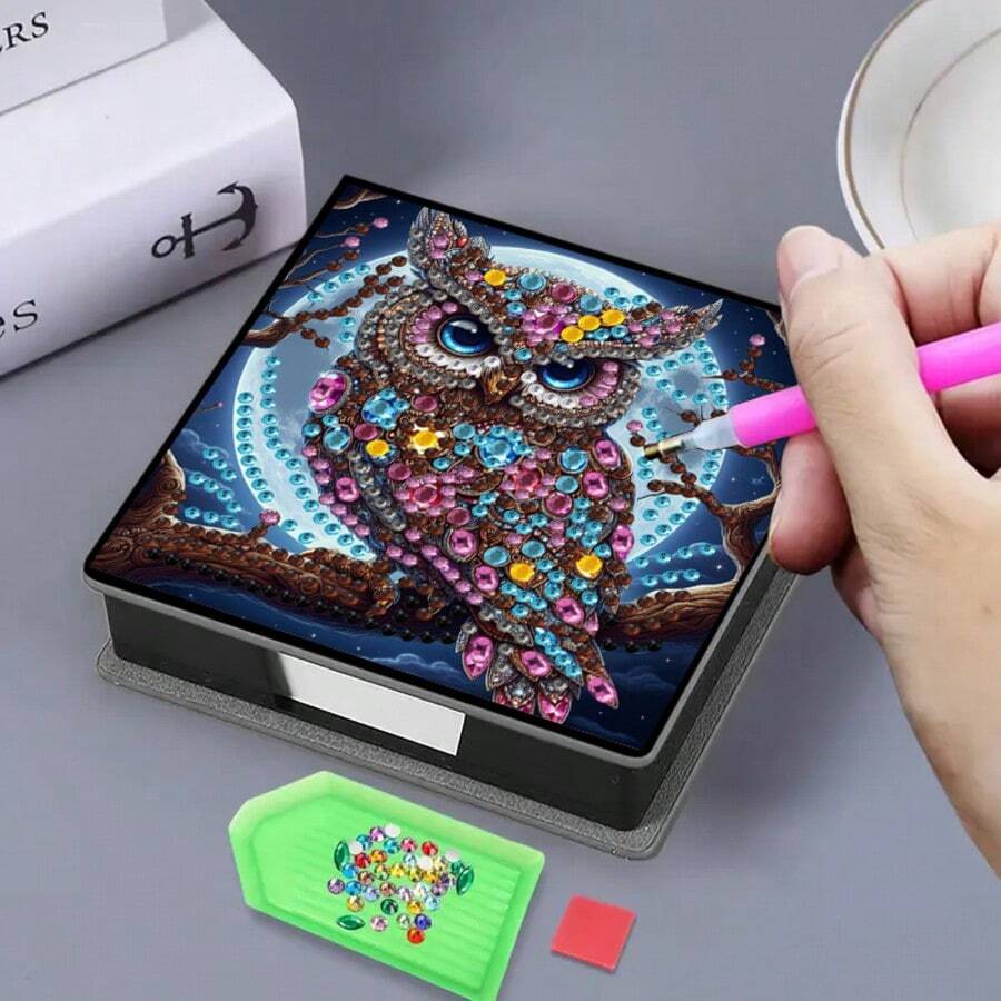 1 pieza Pintura de diamantes con tema animal asimétrico, búho de pie en un árbol bajo la luna, bloc de notas de piel sintética negra con 160 hojas, artesanía hecha a mano, útiles de oficina lindos, regalo de Halloween y Navidad