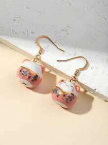 1 对可爱陶瓷招财猫耳环，手工制作的幸运耳环适合女性日常佩戴和节日礼物