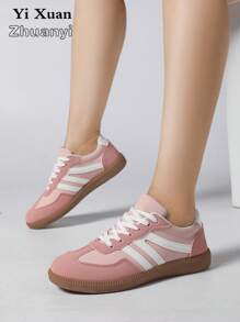 Pereche de pantofi sport casual pentru femei, cu cataramă metalică, piele ecologică, cu șireturi, confortabili, la modă, noi pentru toamna 2025