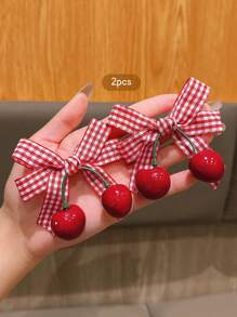2 件可爱樱桃蝴蝶结发夹，甜美风格发饰适合日常使用，价格实惠的发饰