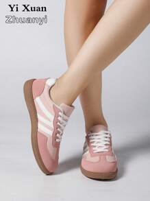 Pereche de pantofi sport casual pentru femei, cu cataramă metalică, piele ecologică, cu șireturi, confortabili, la modă, noi pentru toamna 2025