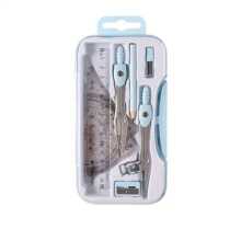 Un set de 9 instrumente de desen pentru elevi, rechizite de matematică și geometrie, inclusiv compas, rigle, triunghiuri, raportoare, rigle, ascuțitoare și creioane.