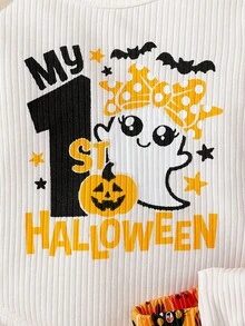 Neugeborene Baby Mädchen Herbst/Winter Set mit rundem Ausschnitt, gestreiften Trompetenärmeln und bedrucktem weißen Romper, orangefarbener Kürbis- und Fledermaus-Muster Rüschen-Shorts mit Schleife, weiße Stulpen und Stirnband, 4-teilig