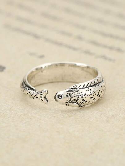 A Vintage-Style Ancient Silver Fish Charm Open Ring, Suitable For Both Men And Women, Perfect For Daily And Festive Outfits, Can Be Given As A Gift To Friends.