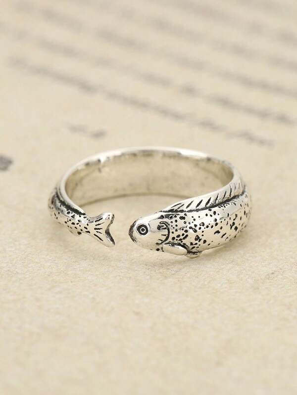 A Vintage-Style Ancient Silver Fish Charm Open Ring, Suitable For Both Men And Women, Perfect For Daily And Festive Outfits, Can Be Given As A Gift To Friends.
