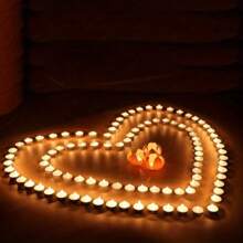 150/100/50/20/10支装圆形迷你无烟蜡烛。适合生日派对，营造浪漫无烟氛围。茶蜡/迷你蜡烛是婚礼、节日和派对装饰的完美之选。茶蜡烛台是打造装饰、派对和庆典的理想之选。优雅的蜡烛可燃烧1.5-2小时。 - 彩色 - 查看 4