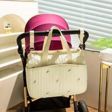 2025 Neuer koreanischer Reisebeutel für Mütter mit großer Kapazität, geeignet auch für Väter; Nützliches Design mit Mehrfachtaschen und funktionalen Fächern zur Aufbewahrung verschiedener Babyartikel; Reißverschluss-Klappe oben für einfachen Zugriff auf Kleidung und Artikel; verziert mit süßem Bären-Patch Dekor für zusätzlichen Spaß