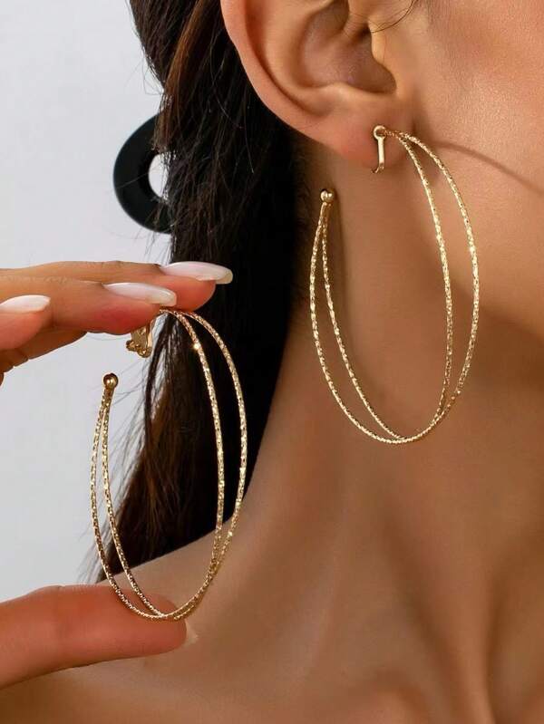 1 Pair European & American Fashion Double Circle Cross & Star Engraved Clip-On Earrings For Women, Suitable For Vacation & Party, Exaggerated Gold Hoop Clip Earrings, Comfortable Elastic Ear Clips