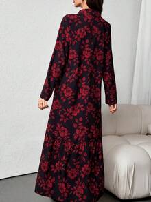 春季女士印花波西米亚风长袖超长连衣裙。2025新年时尚宽松秋季红玫瑰印花连衣裙，收腰设计，适合休闲度假穿着、优雅派对礼服、毕业季海滩装扮、情人节时尚晚礼服。开斋节 - 紅色 - 查看 3