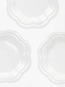 10 piezas/20 piezas/50 piezas Platos de papel rojos de 7 pulgadas con borde ondulado, platos de cena rojos con forma floral de 9 pulgadas, decoraciones elegantes de mesa para fiestas, bodas, baby shower, cumpleaños, Navidad, Año Nuevo, platos para pasteles, artículos para fiestas - Blanco - Ver 5