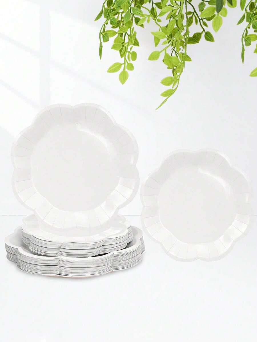 10 piezas/20 piezas/50 piezas Platos de papel rojos de 7 pulgadas con borde ondulado, platos de cena rojos con forma floral de 9 pulgadas, decoraciones elegantes de mesa para fiestas, bodas, baby shower, cumpleaños, Navidad, Año Nuevo, platos para pasteles, artículos para fiestas - Blanco - Ver 1