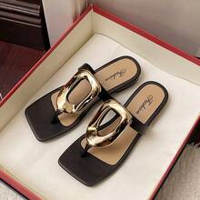 女士平底凉鞋，2025年新款夏季户外方头拖鞋，时尚休闲金属扣人字拖，平底女士凉鞋 - 黑色 - 查看 5