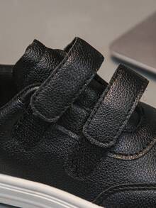 1 Paar neue Kinderschuhe, schwarze Schuhe für Mädchen, bequeme Mädchen-Sportschuhe mit rutschfester Sohle, weiße Schuhe für Schüler, Jungen-Schuhe mit Klettverschluss, PU-Leder Jungen-Schulschuhe, schwarze Schuhe für Jungen, weiße bequeme Schulschuhe für Jungen, Urlaubsschuhe für Jungen - Schwarz - Übersicht 7