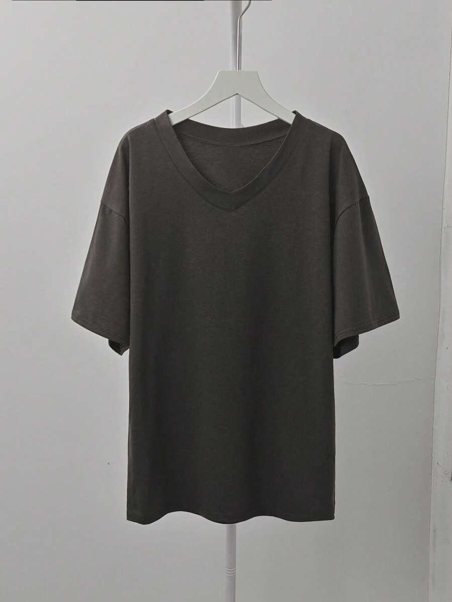 复古V领宽松短袖T恤，休闲修身