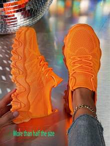 Zapatos deportivos informales, cómodos y transpirables para mujer, ideal para uso diario y actividades al aire libre. Color naranja/calabaza. Se recomienda solicitar una talla menos para pies delgados.